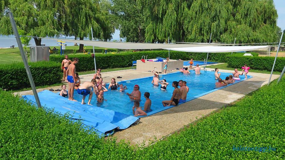 BalatonberényIranybereny Rezidenciaアパートメント エクステリア 写真